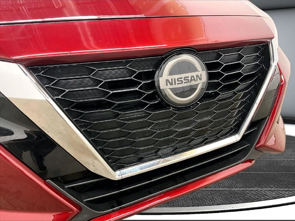 Used 2023 Red Nissan SV image 31