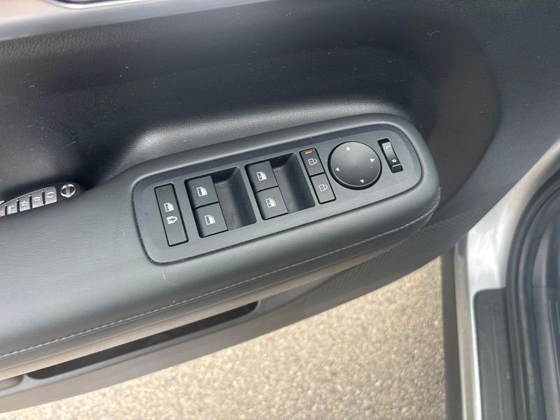 Used 2024 Silver Hyundai SEL image 28