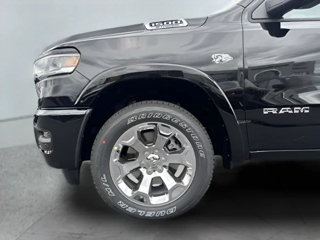 New 2026 Diamond Black Crystal Pearl-Coat Exterior Paint RAM Big Horn/Lone Star image 21