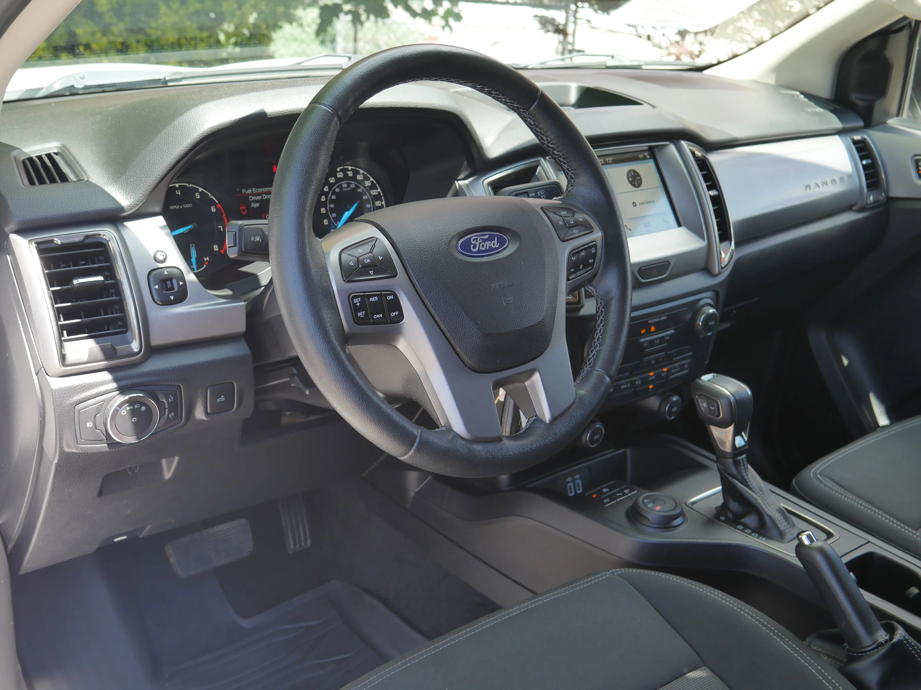 Used 2019 Oxford White Ford XLT image 4