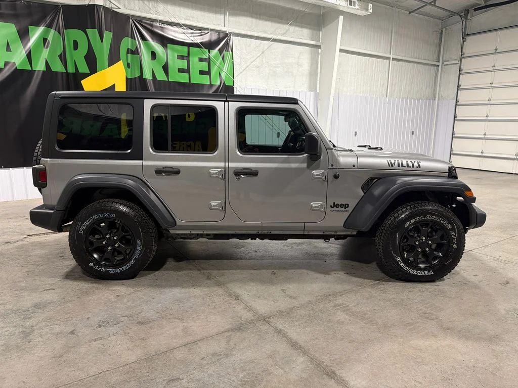 Used 2020 Billet Silver Metallic Clearcoat Jeep Willys image 4