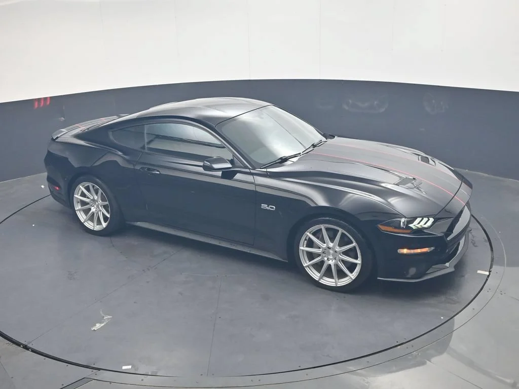Used 2018 Black Ford GT image 16