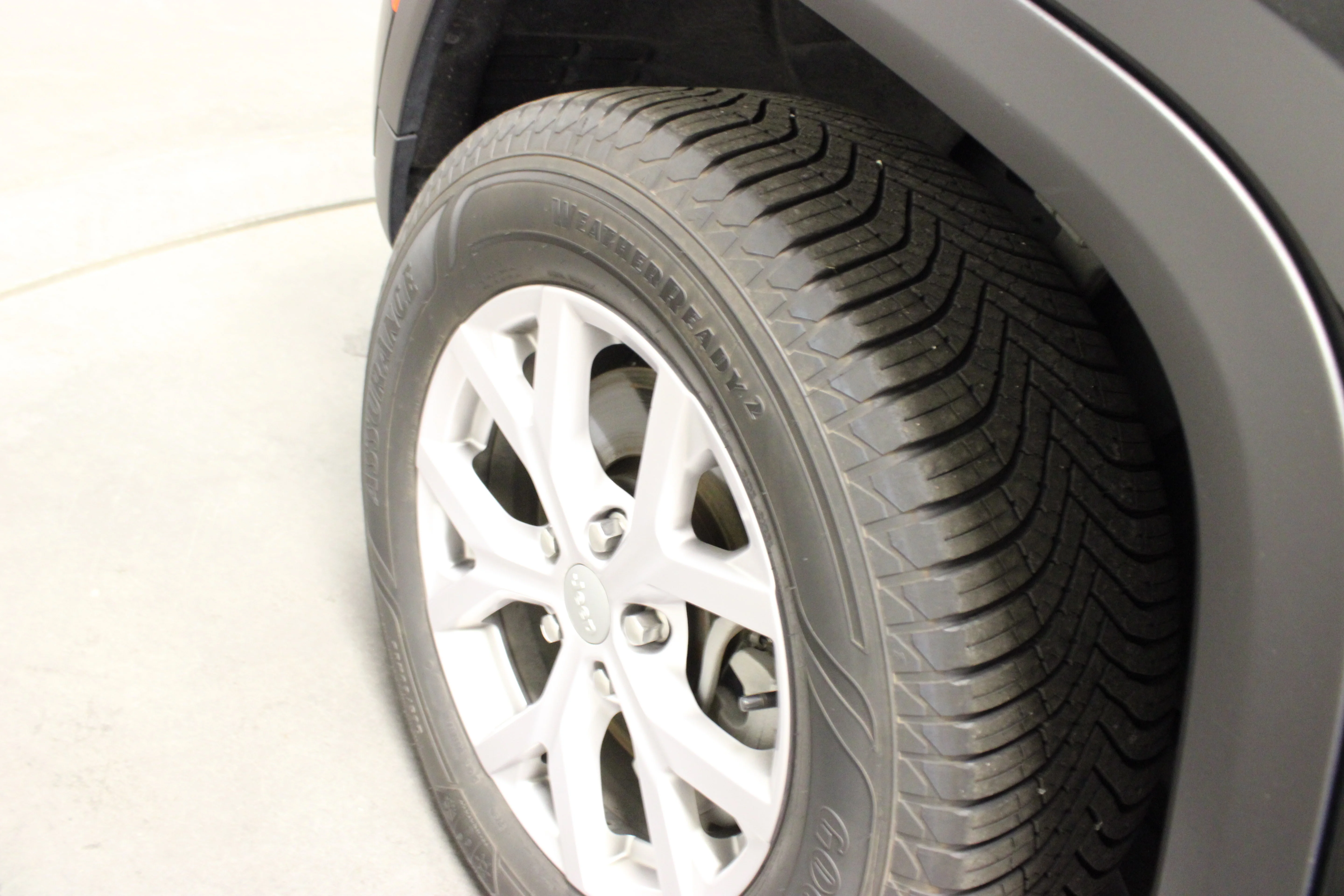 Used 2022 Diamond Black Crystal Pearlcoat Jeep Limited image 10