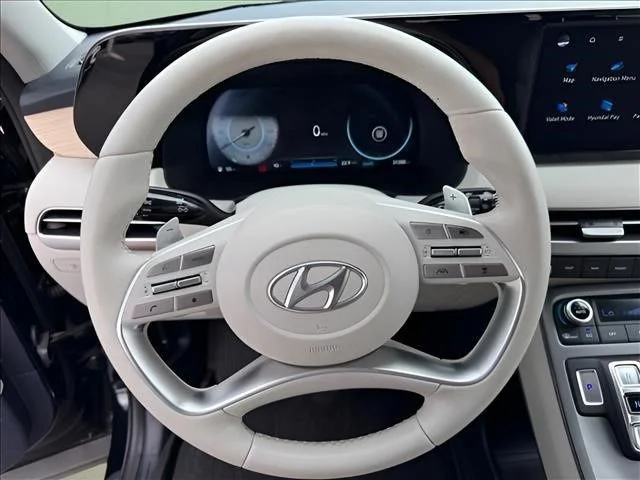 Used 2023 Black Hyundai Limited image 27