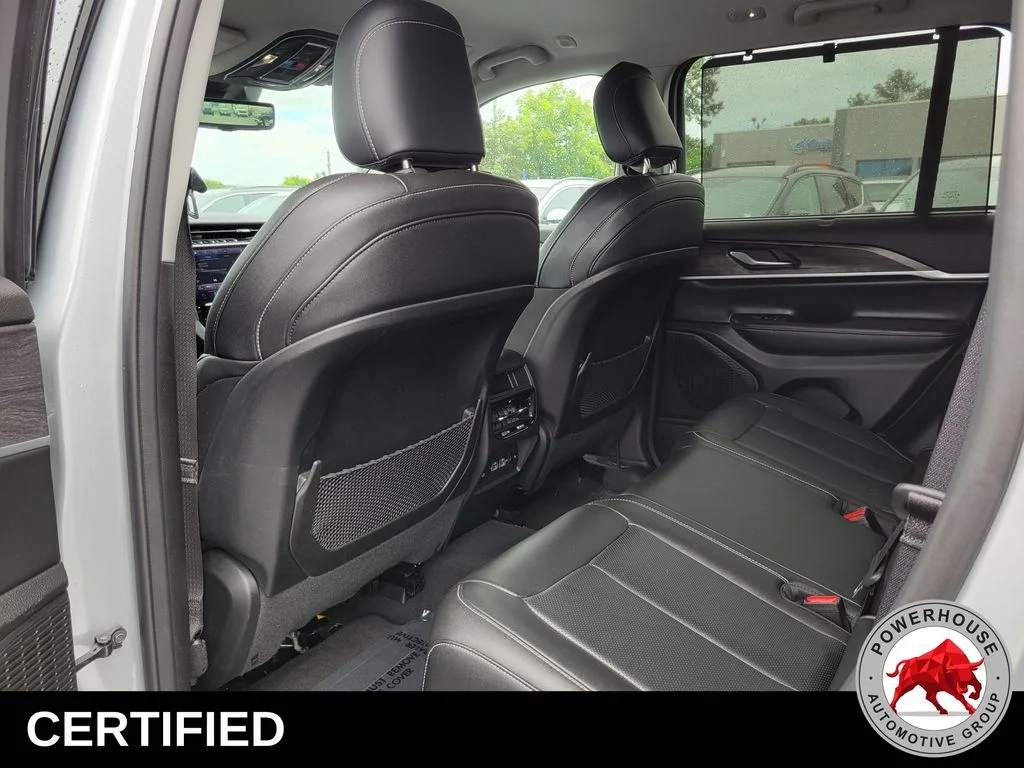 Used 2023 Silver Jeep Limited image 16