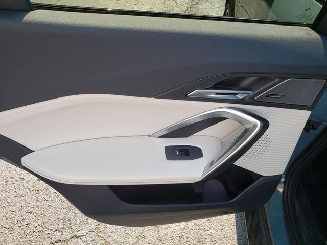Used 2026 Green Metallic BMW xDrive28i image 15