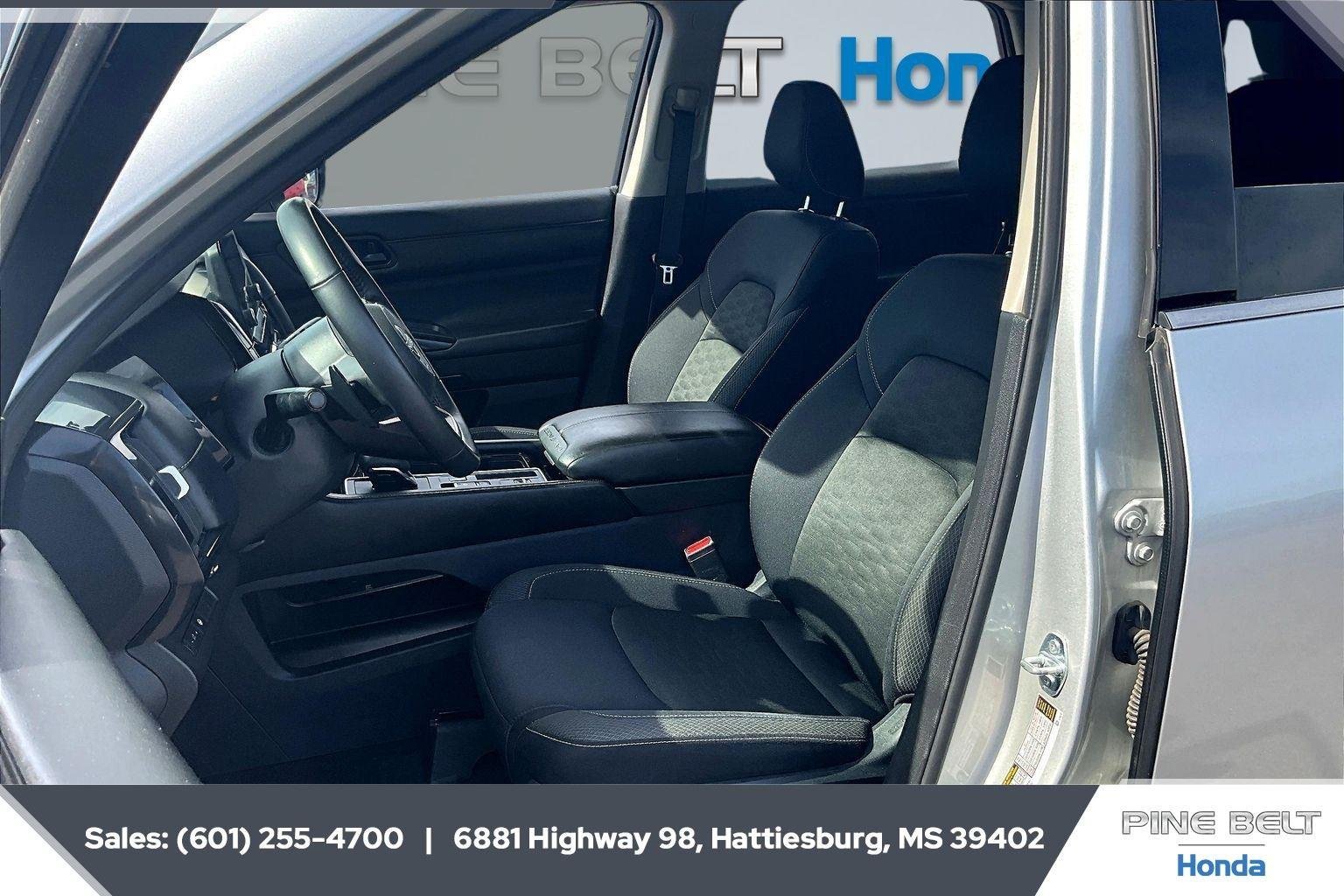 2024 Nissan Pathfinder SV - Photo 18