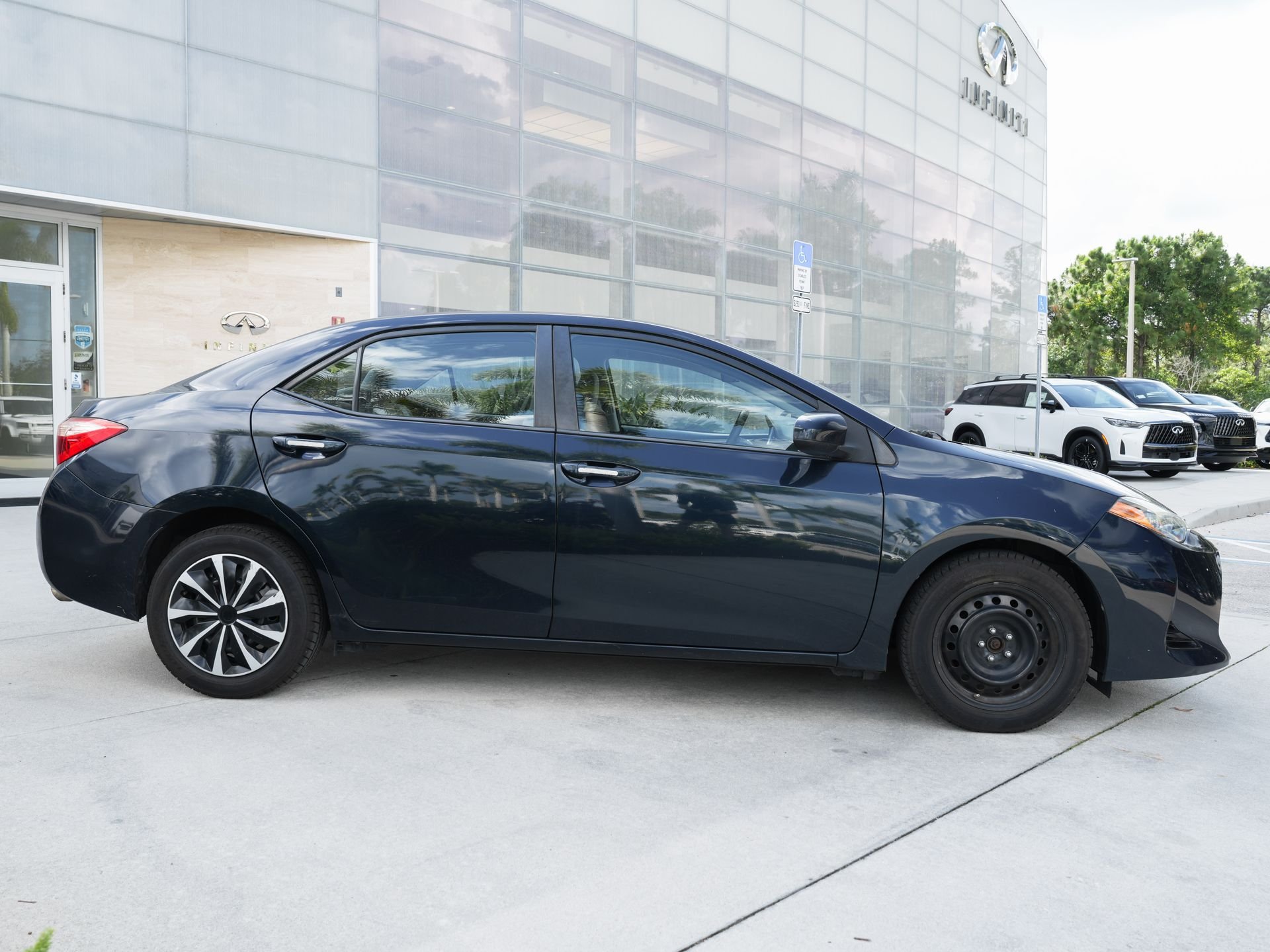 Used 2019 Blue Toyota LE image 11