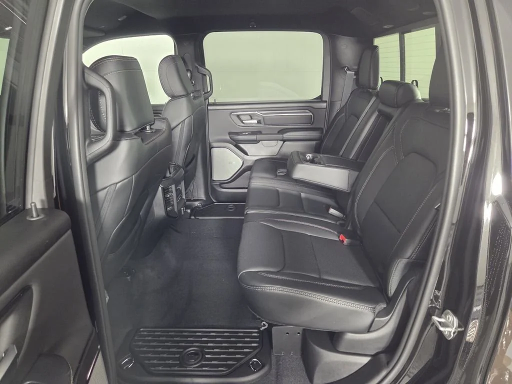 New 2026 Diamond Black Crystal Pearl-Coat Exterior Paint RAM Rebel image 18