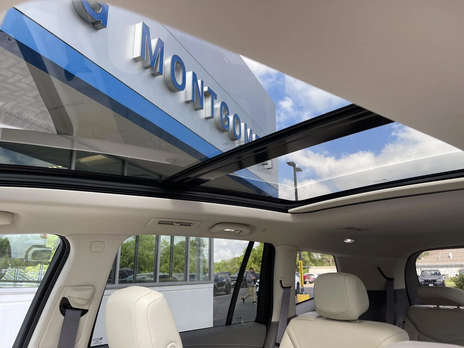Used 2024 Emerald Lake Metallic Cadillac Premium Luxury image 28