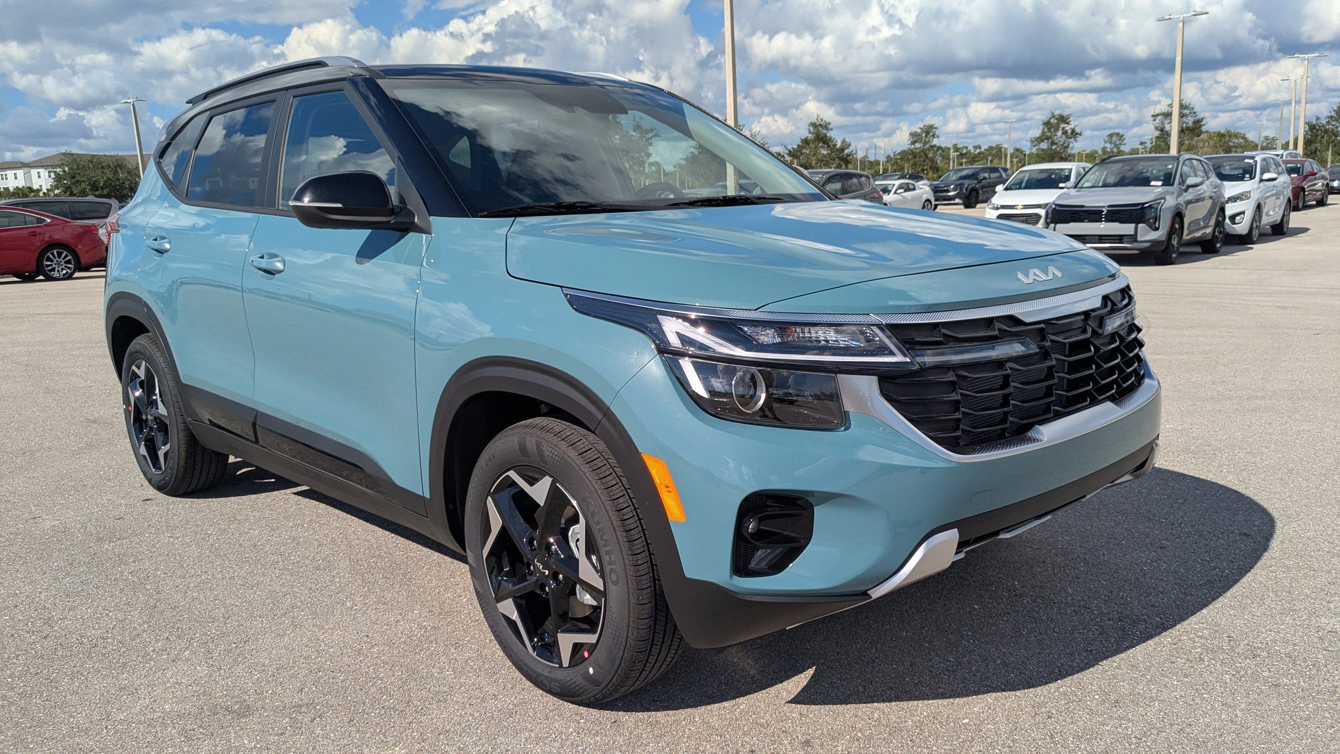 New 2026 Pluton Blue / Black Roof Kia S image 2