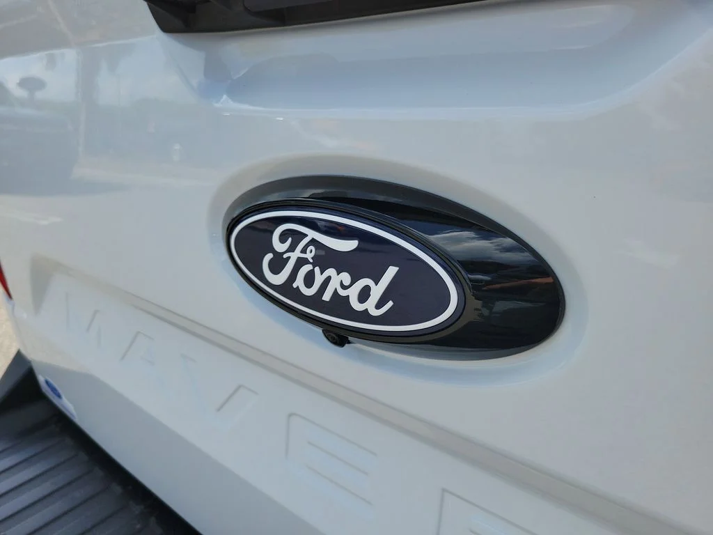 New 2026 Oxford White Ford Lariat® image 7