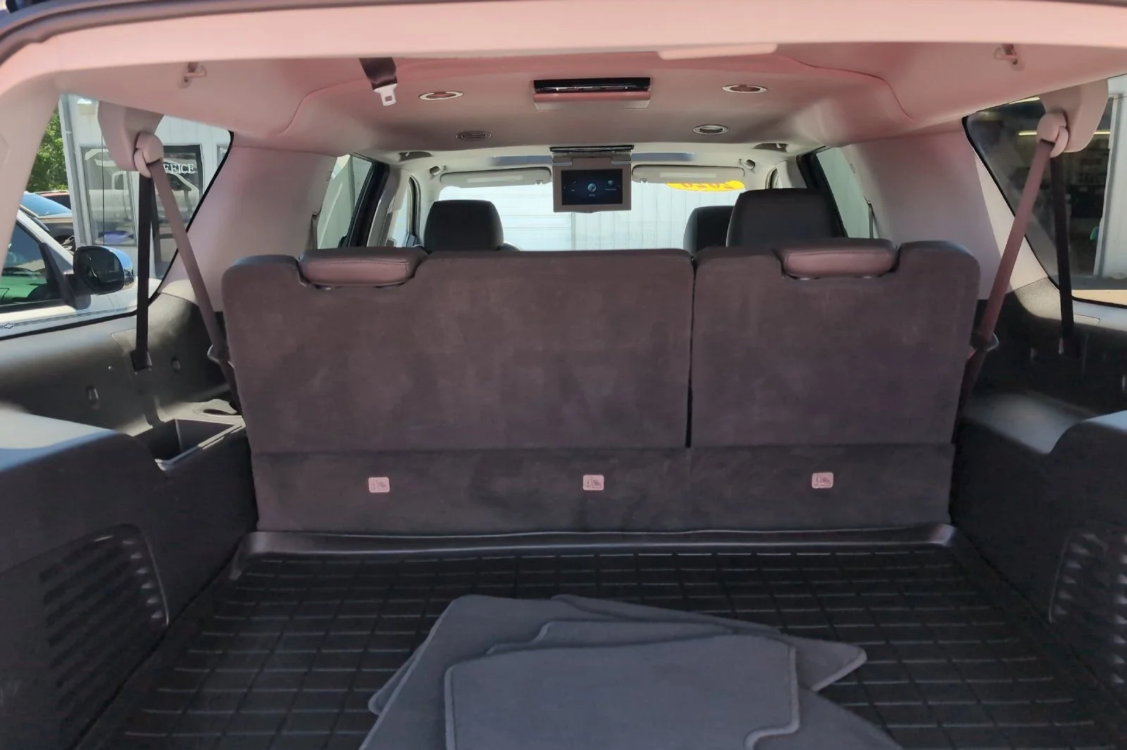 Used 2020 BLACK RAVEN Cadillac Premium Luxury image 18