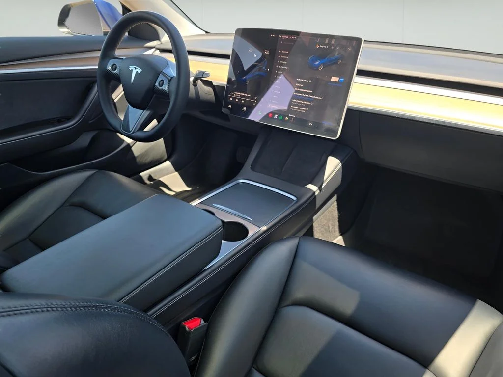 Used 2022 Deep Blue Metallic Tesla Base image 15