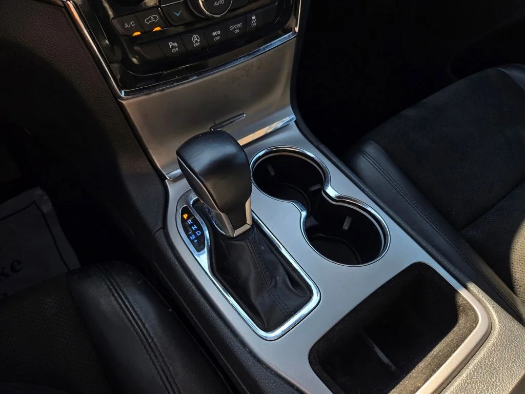 Certified Used 2020 Black Jeep Altitude image 27