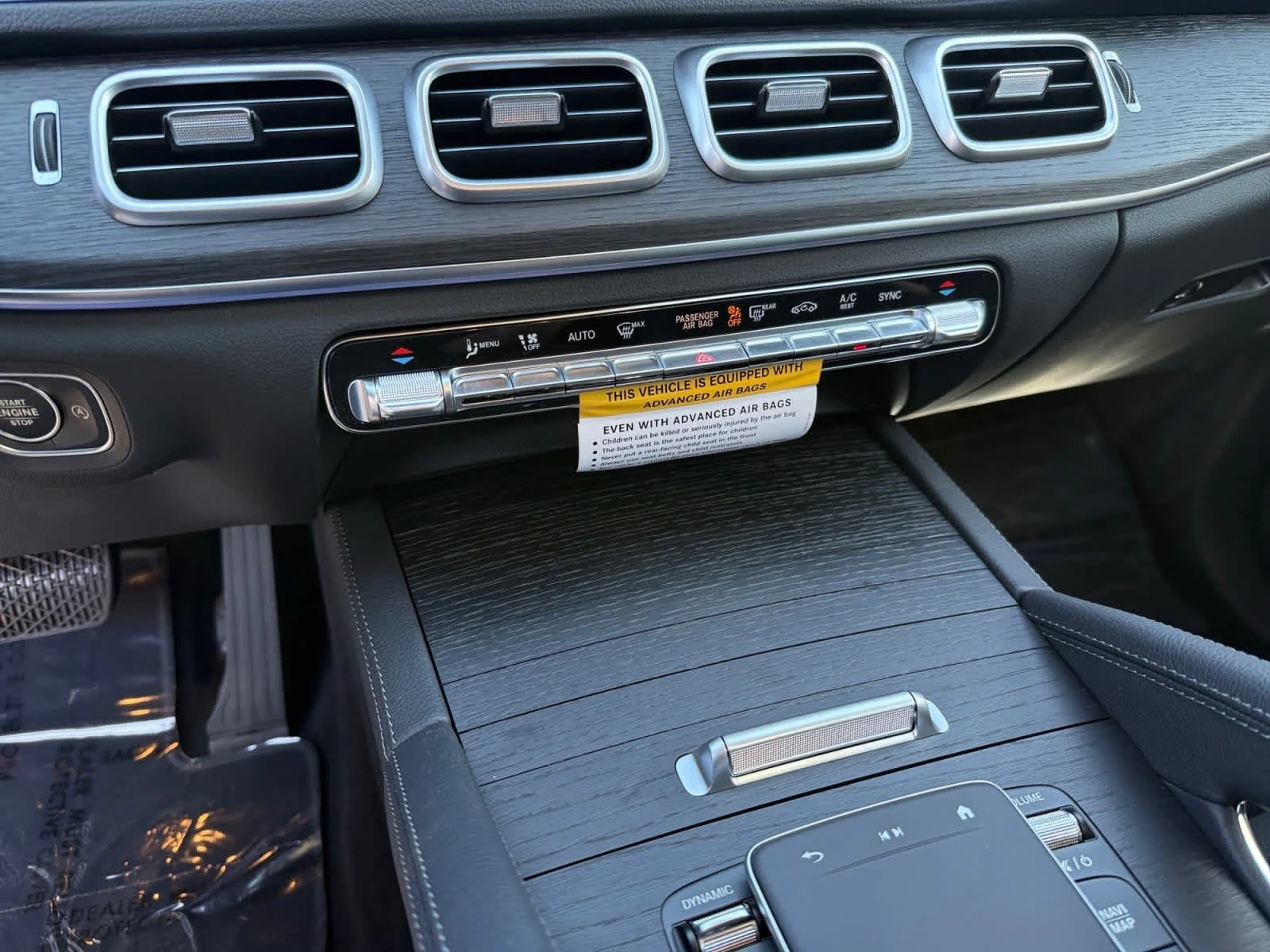 New 2026 MANUFAKTUR Moonlight White Magno Mercedes-Benz GLE 450 image 21