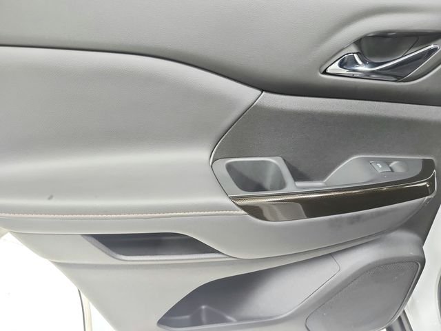 Used 2023 White GMC AT4 image 43
