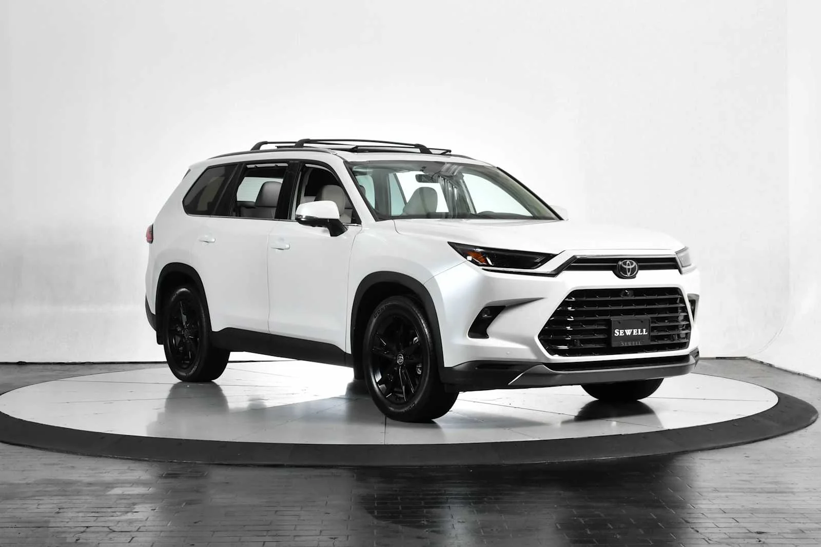 Used 2024 Wind Chill Pearl Toyota Limited image 8