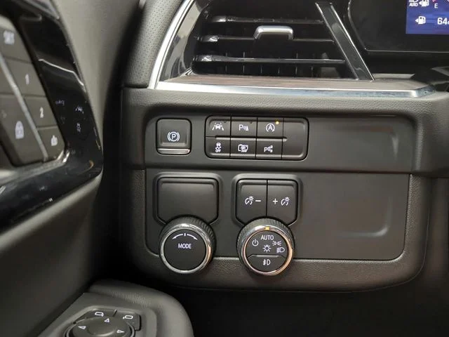 Used 2025 Black Chevrolet Premier image 28