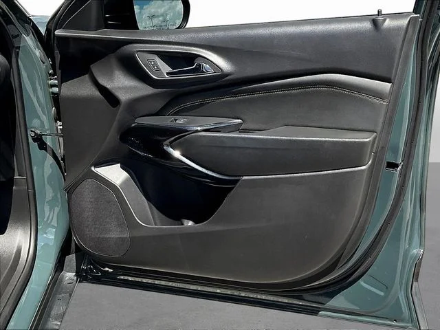 Used 2025 Gray Chevrolet LT image 28