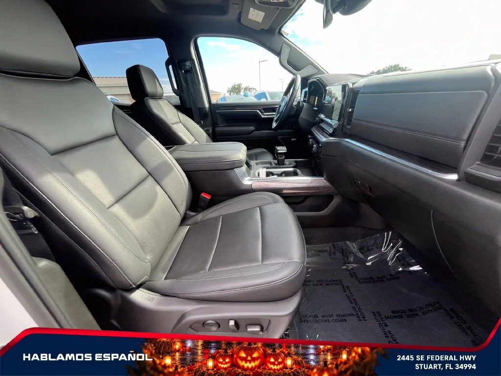 Used 2025 Summit White Chevrolet LTZ image 20