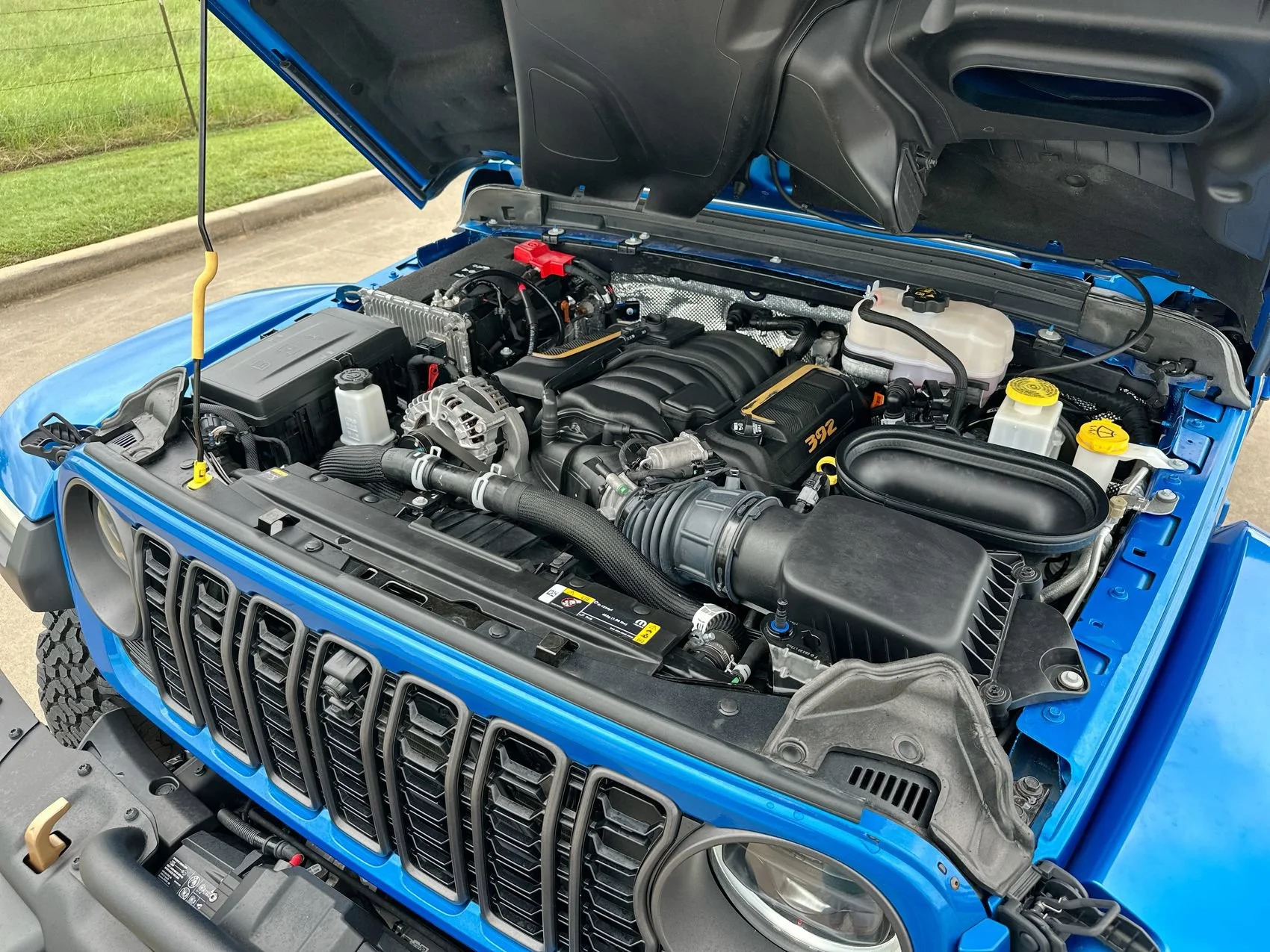 Used 2024 Hydro Blue Pearlcoat Jeep Rubicon 392 image 25