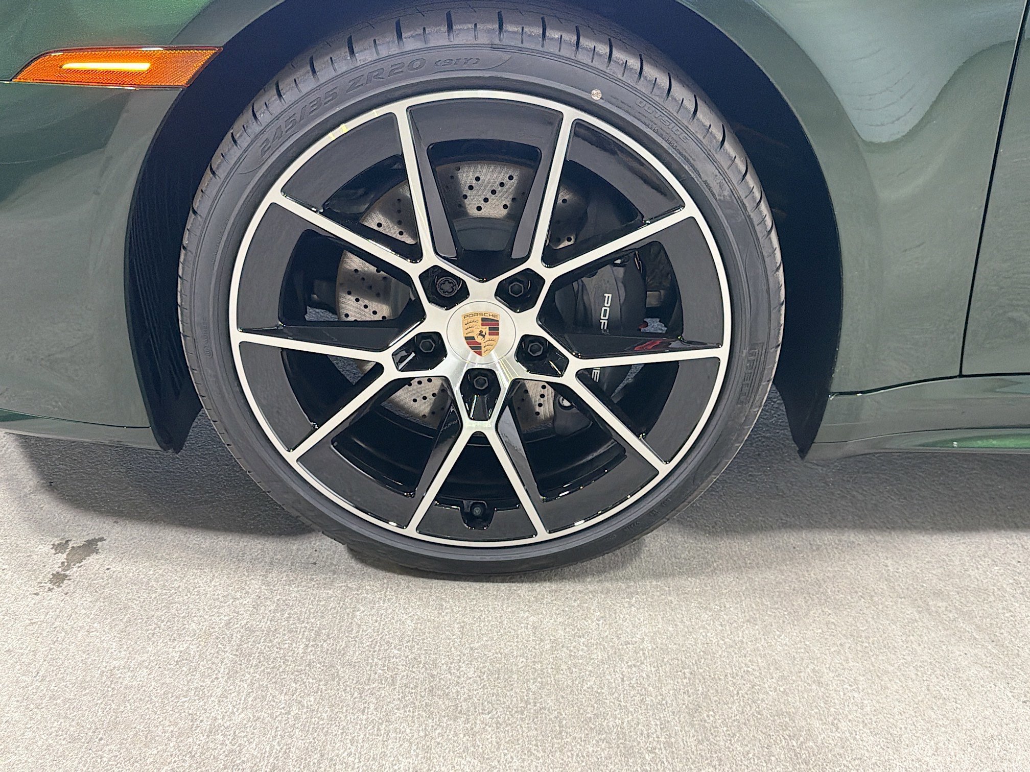 Certified Used 2026 Oak Green Metallic Neo Porsche Carrera T image 38