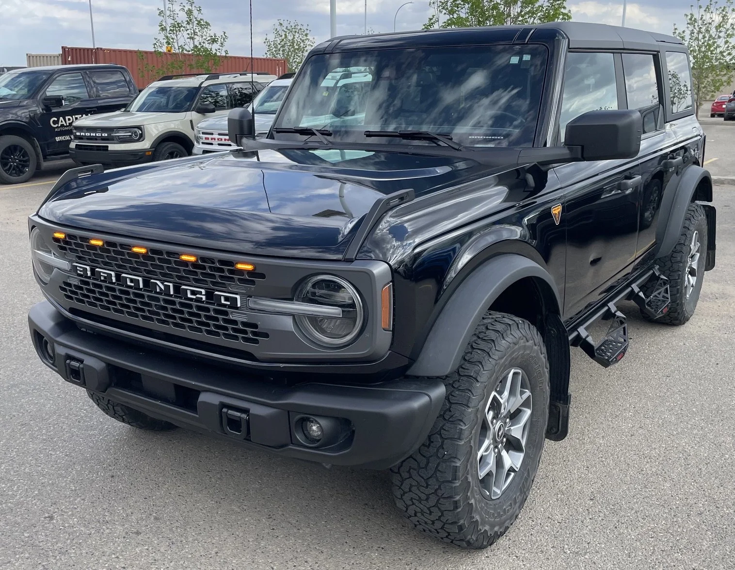 Used 2022 Black Ford  image 1
