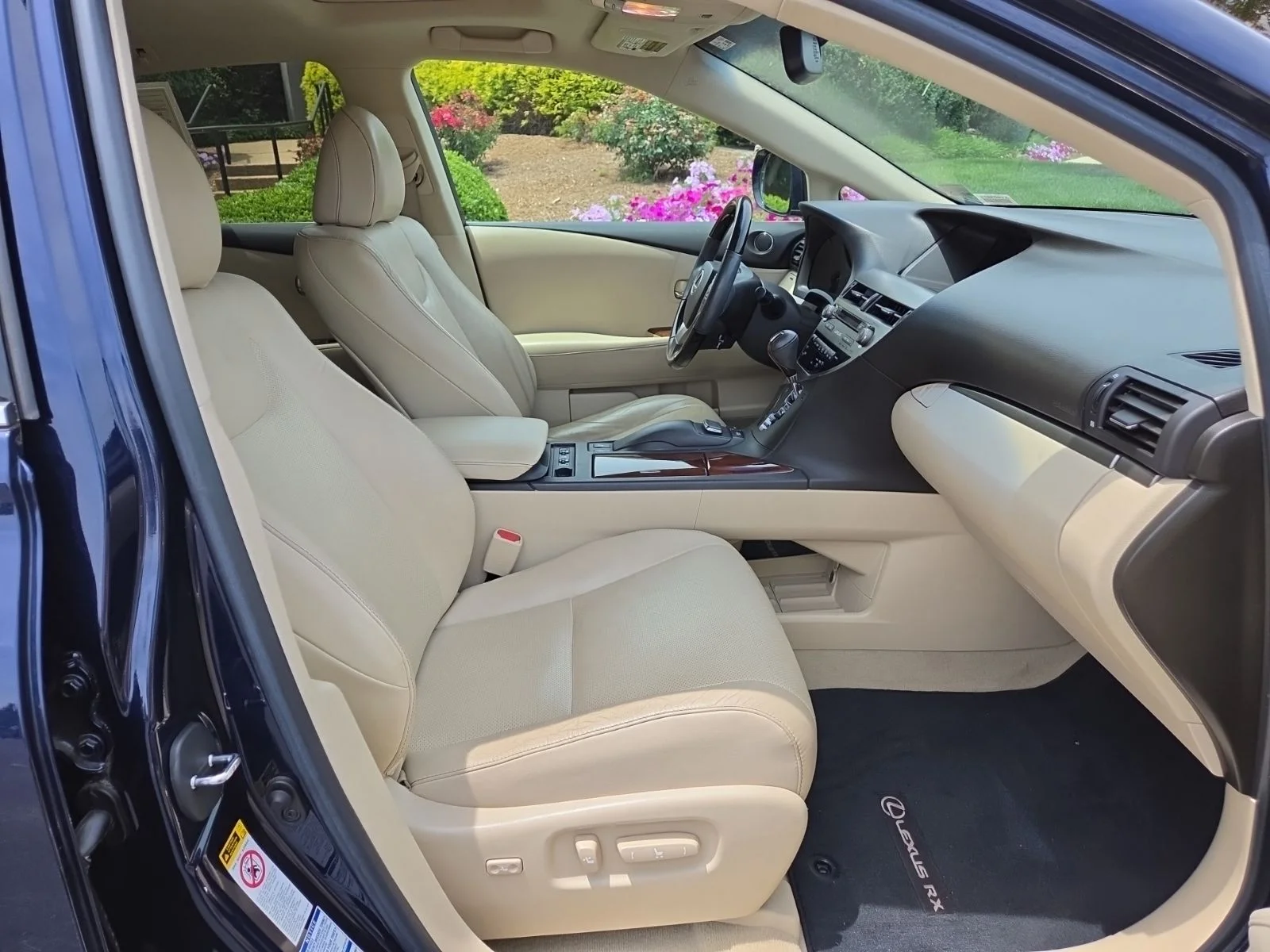 Used 2015  Lexus 350 image 28