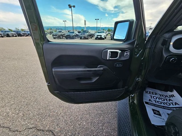 Used 2024 Green Clearcoat Jeep Sport S image 17