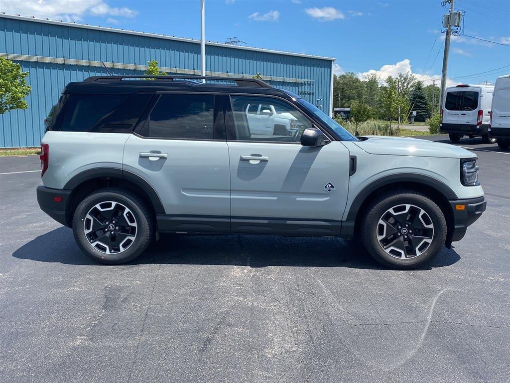 Used 2021 Cactus Gray Ford Outer Banks image 11
