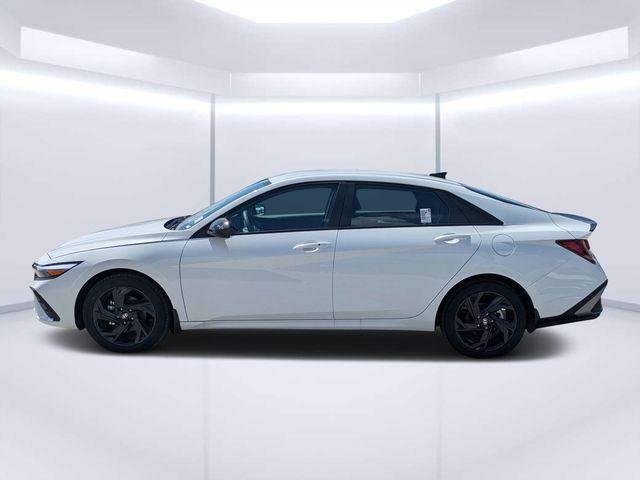 New 2026 White Hyundai SEL Sport image 7