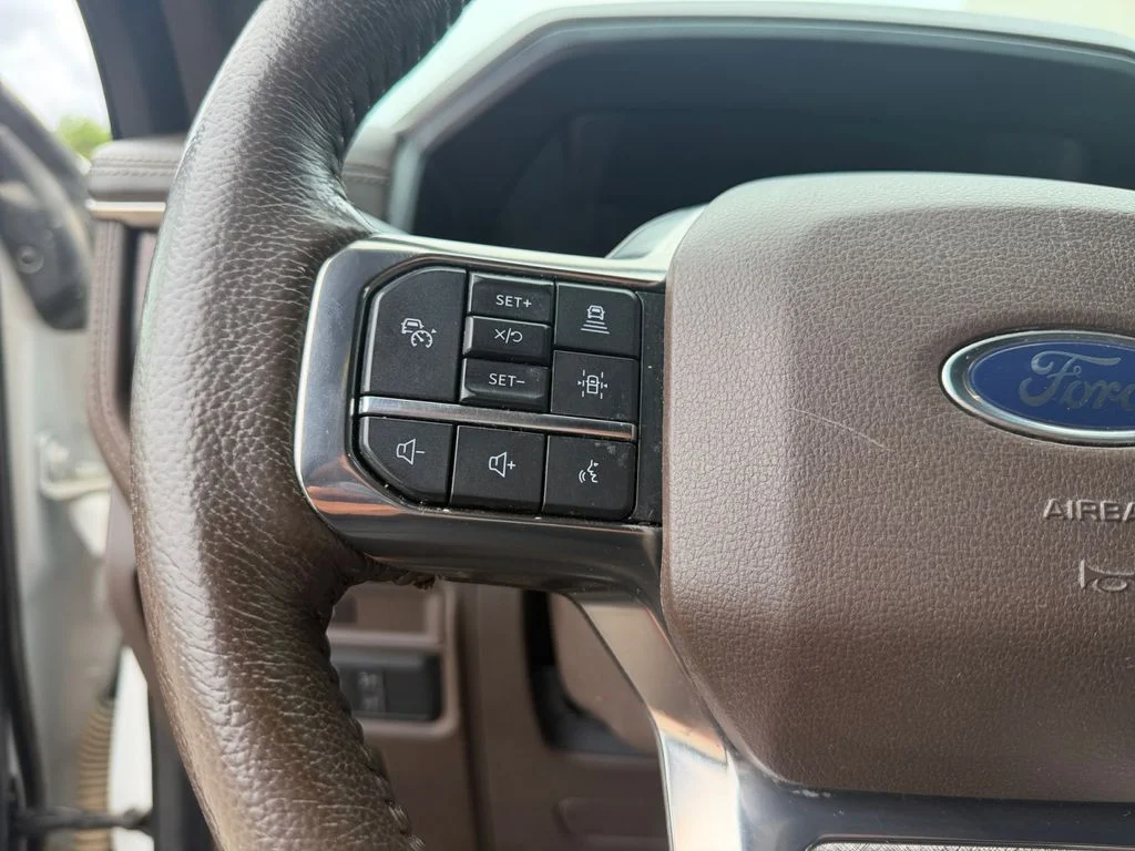 Used 2022 White Ford King Ranch image 24