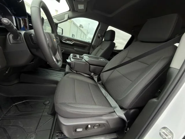 New 2026 Summit White Chevrolet LT image 18
