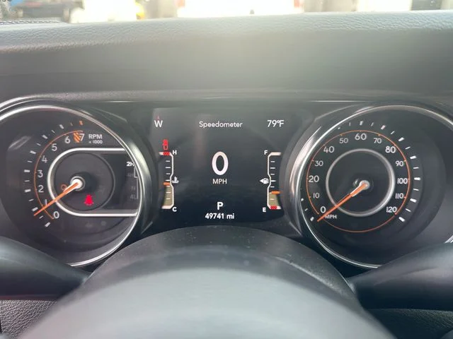 Used 2022 Red Jeep Sport image 17
