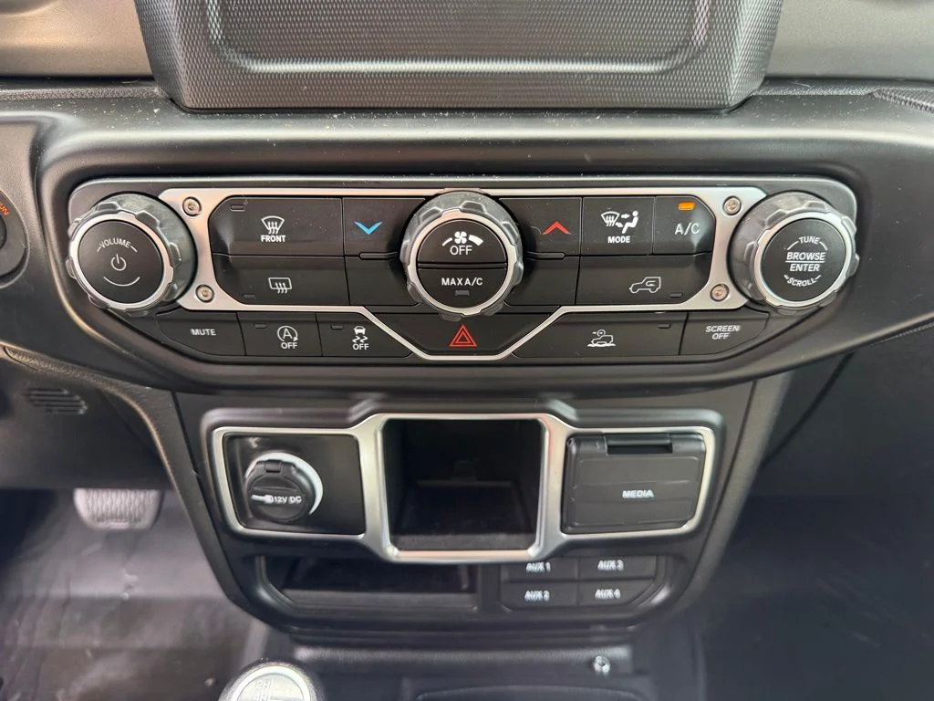 Used 2023 White/off-white Jeep Willys image 23