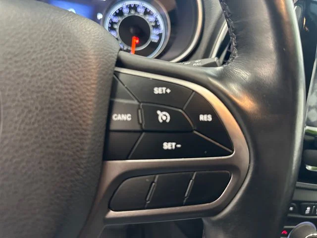 Used 2019 Gray Jeep Limited image 27