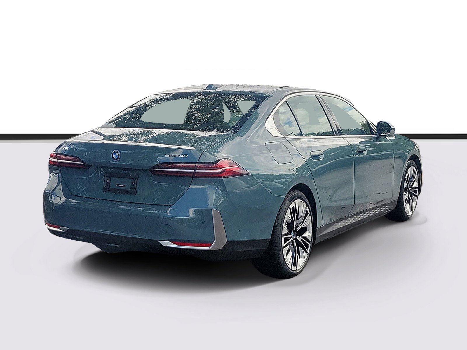 New 2026 Cape York Green Metallic BMW eDrive40 image 4