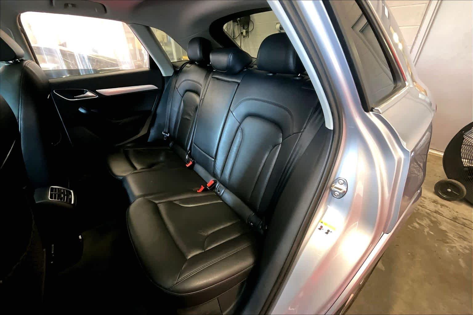 Used 2017 Florett Silver Metallic Audi Premium Plus image 21