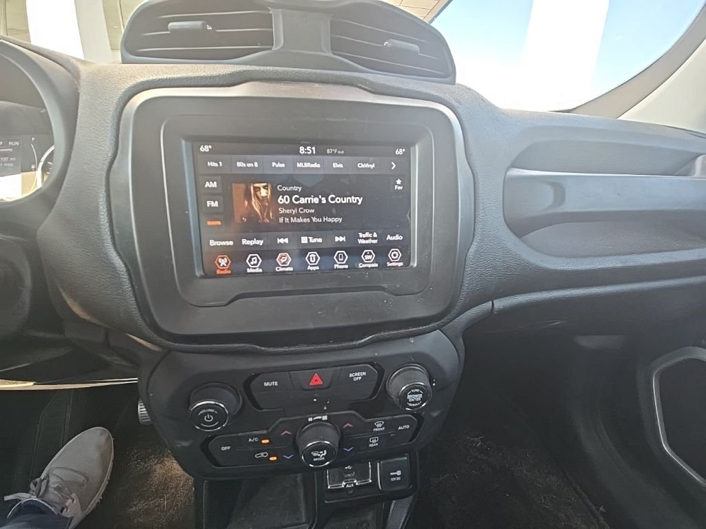 Used 2018 Blue Jeep Latitude image 15