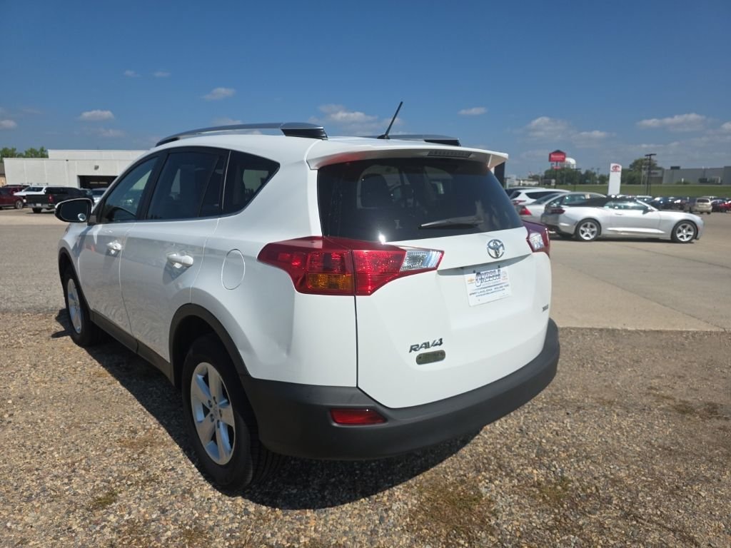 Used 2013 White Toyota XLE image 8