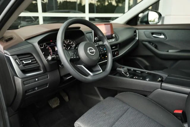 Used 2023 Gun Metallic Nissan SV image 17