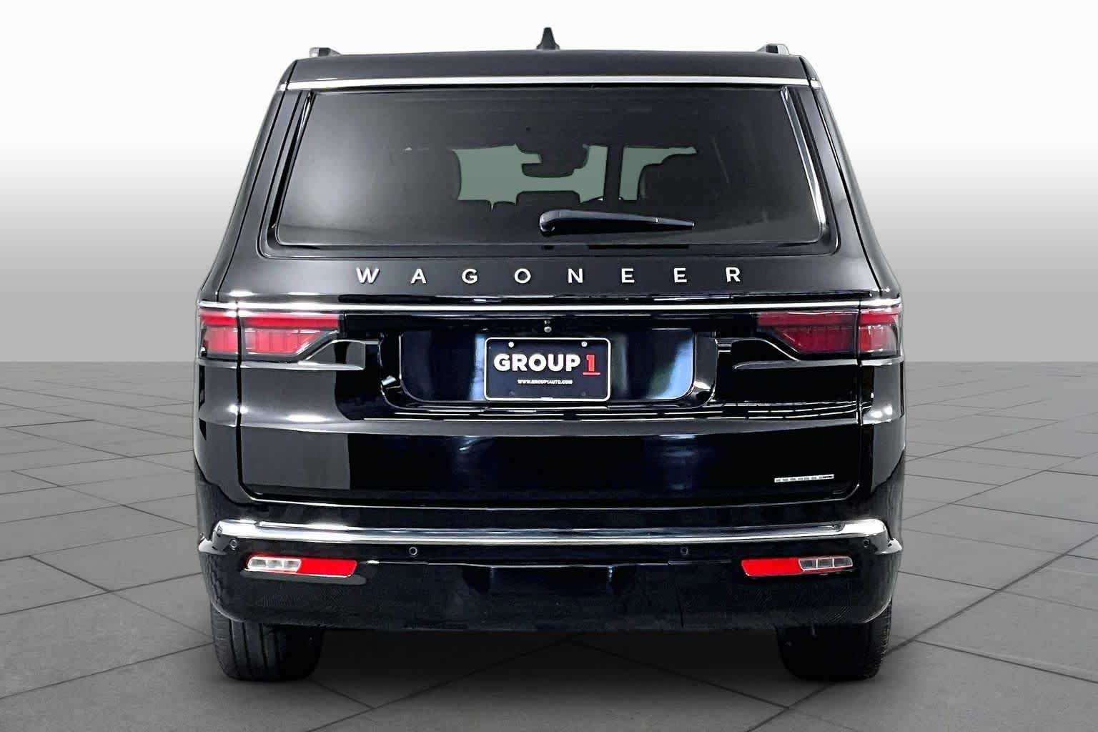 Certified Used 2024 Diamond Black Crystal Pearlcoat Jeep Series II image 5