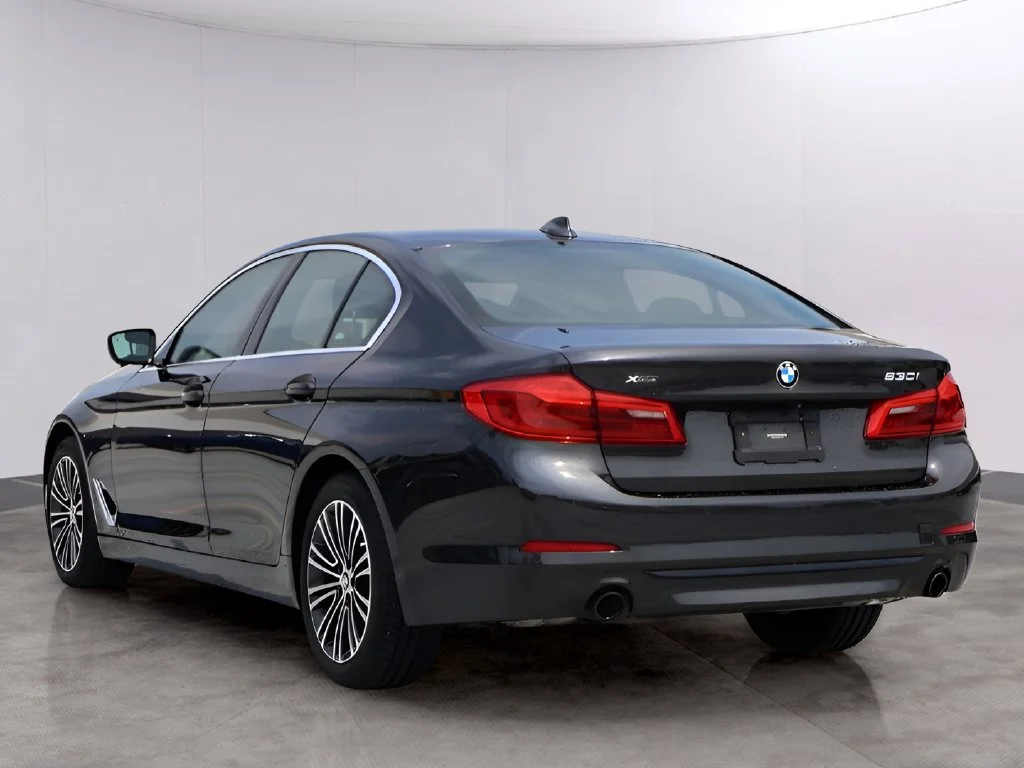 Used 2019 Gray BMW 530i xDrive image 5