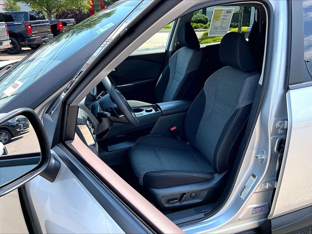 Used 2023 Silver Nissan SV image 10