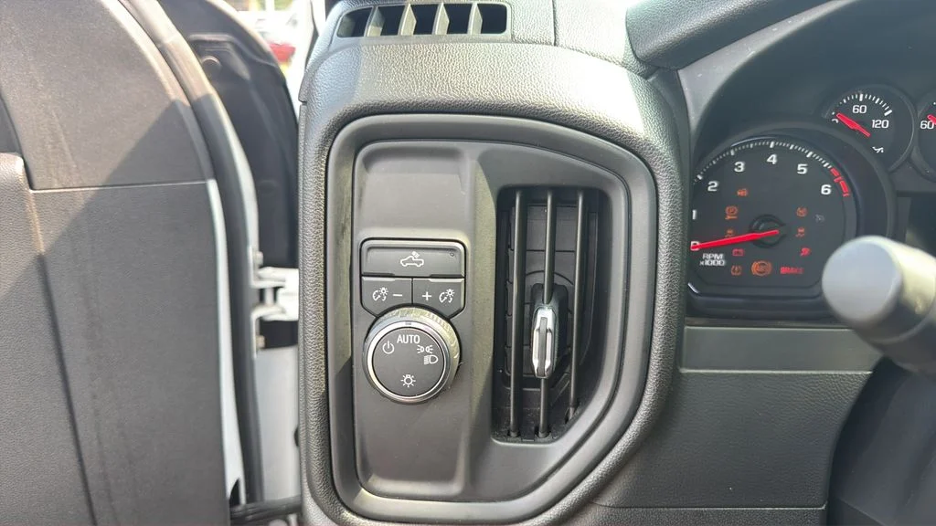 Used 2019 White Chevrolet Custom image 20