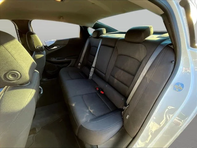 Used 2025 White Chevrolet LT image 25