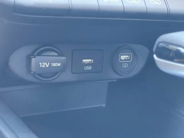 Used 2021  Hyundai SEL image 26