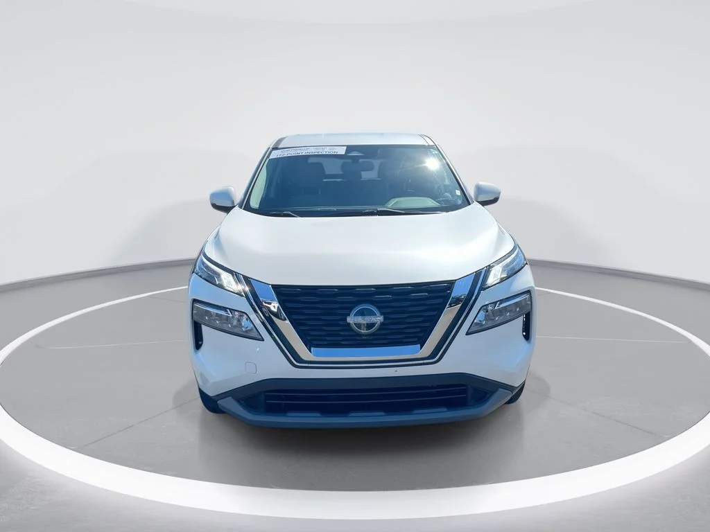 Used 2023 White Nissan SV image 3