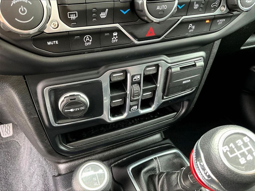 Used 2019 Gray Jeep Unlimited Sahara image 19